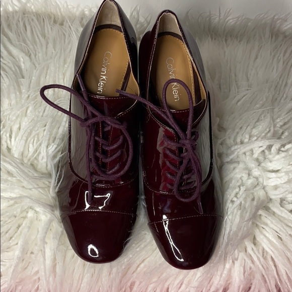 Calvin Klein Carley Women’s burgundy Oxford - Picture 2 of 3